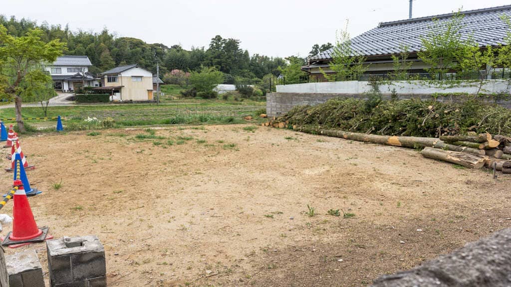 田舎の土地がいらない人必見！処分・活用・放置リスクを徹底解説