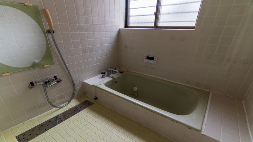 お風呂で亡くなった場合のお祓いは必要？費用・依頼先・タイミングを解説